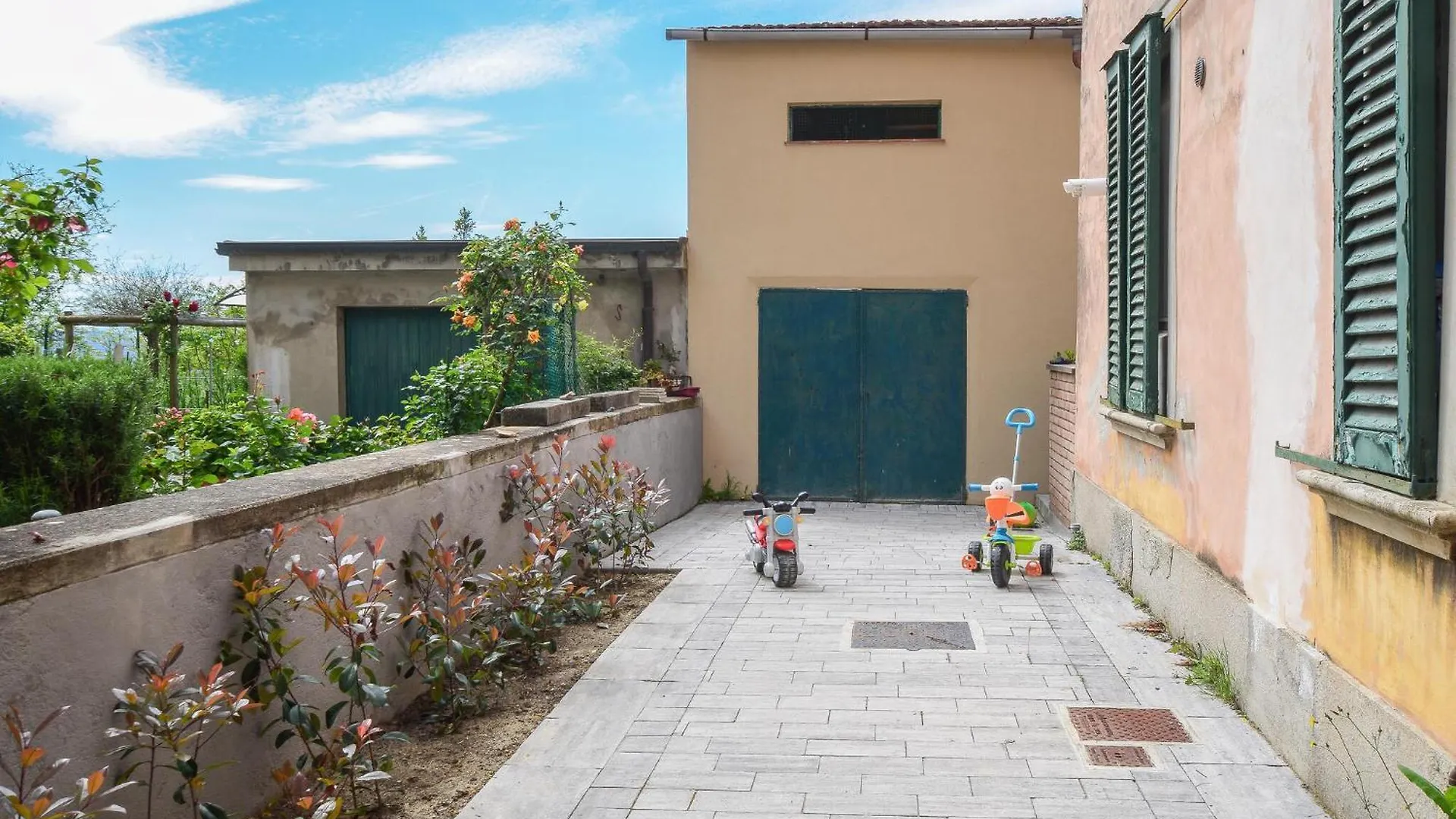 Gorgeous Apartment In Volterra With Kitchen Italy